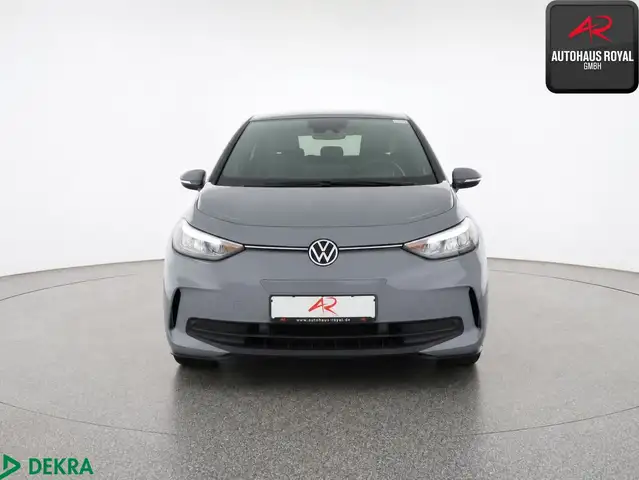 Volkswagen Id.3 view 8