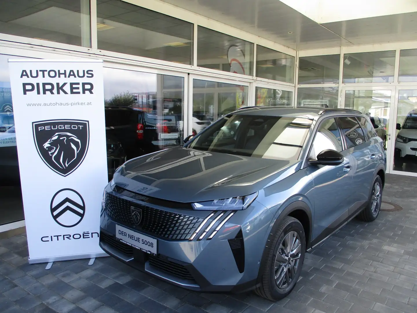 Peugeot 5008 Hybrid 145 Allure Blau - 1