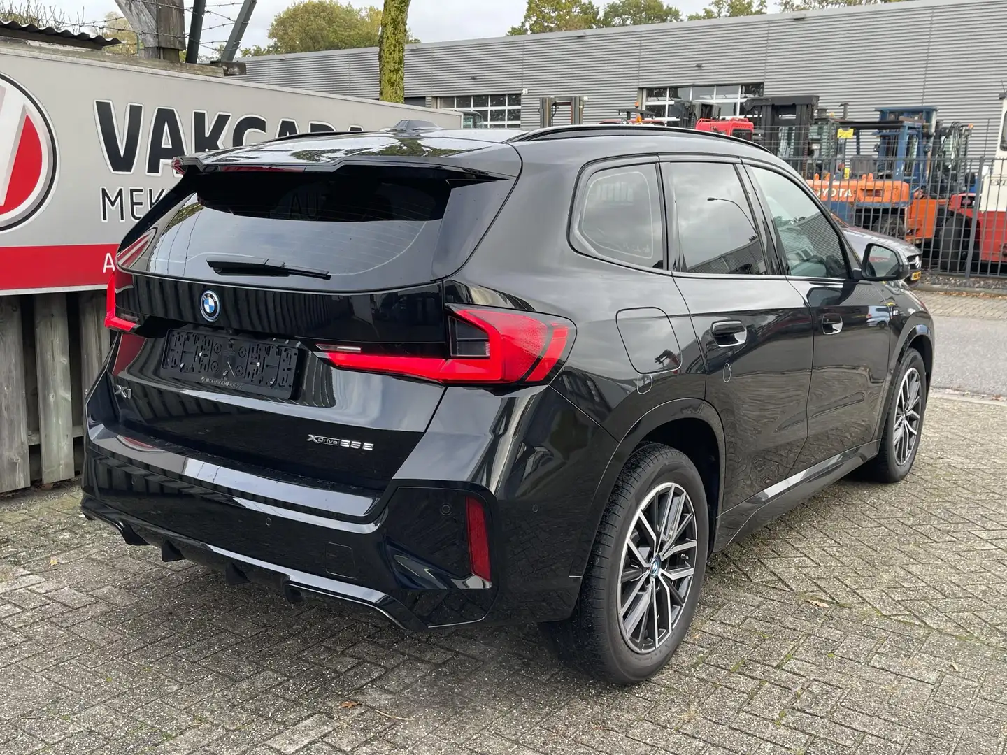 BMW X1 xDrive 25e M-Sport Shadow Line 18''/Sportstoelen/K Noir - 2