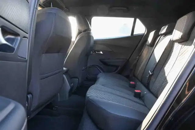 Peugeot 2008 view 11