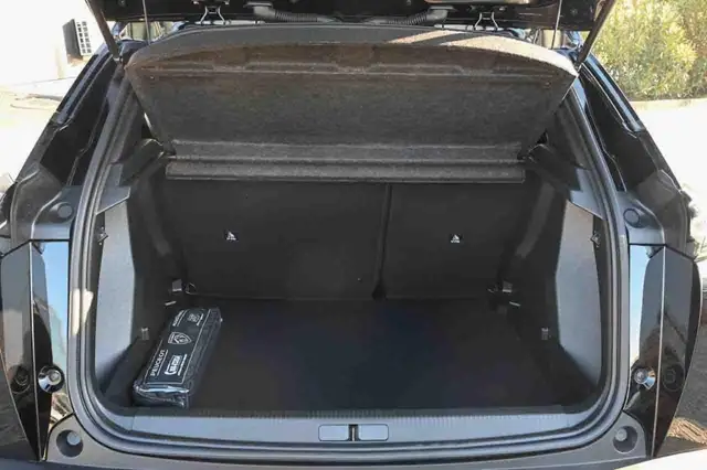 Peugeot 2008 view 5