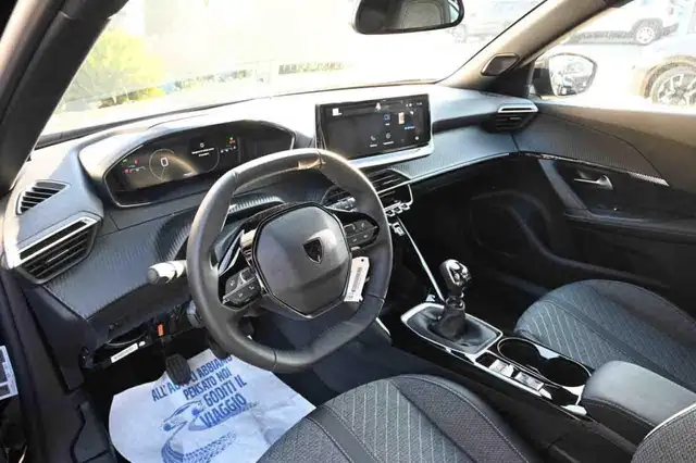 Peugeot 2008 view 8
