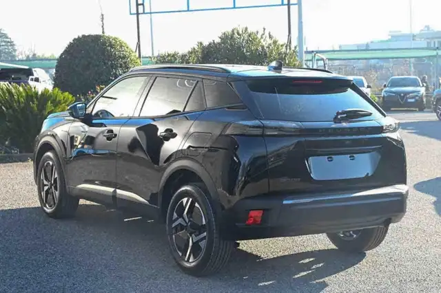 Peugeot 2008 view 4