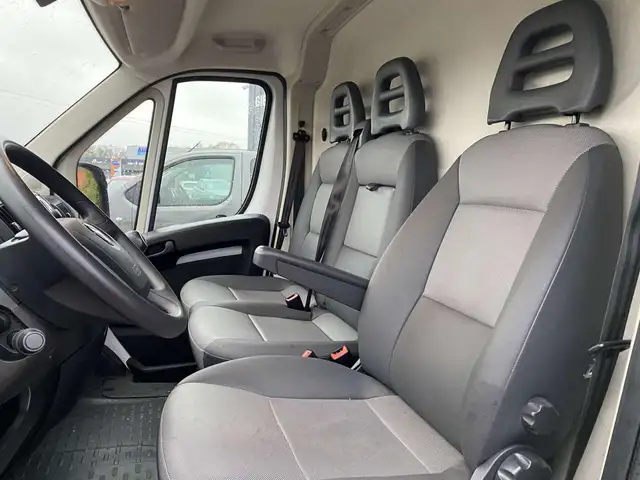 Opel Movano view 26