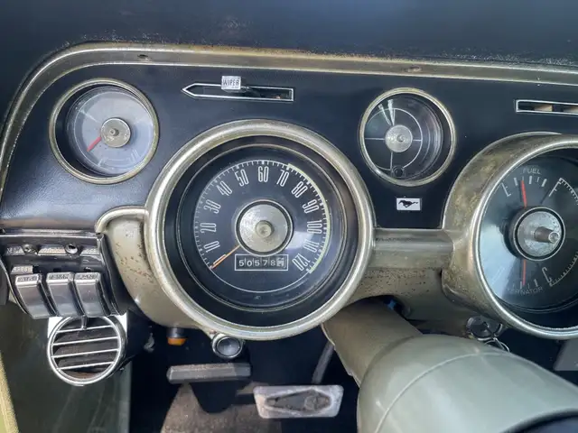 Ford Mustang view 13