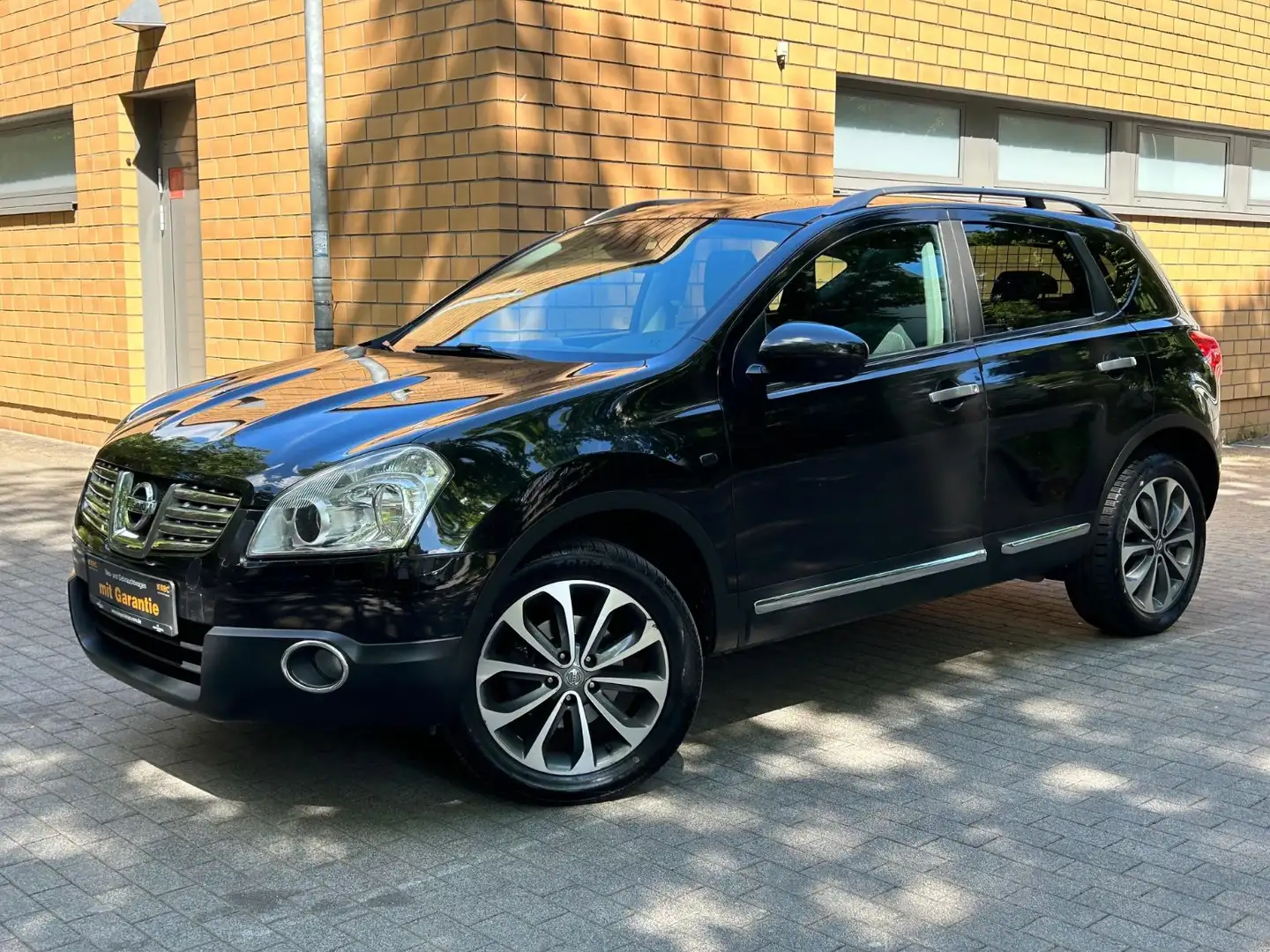 Nissan Qashqai I-Way 4X4/PANORAMADACH/NAVI/TEILLEDER/// Černá - 1
