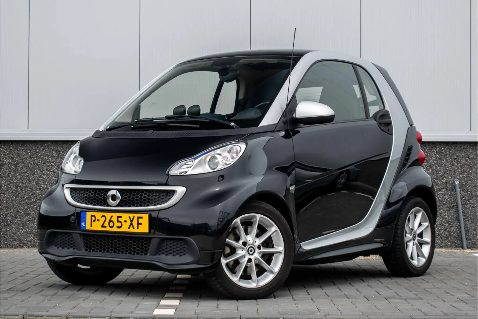 smart forTwo coupé Electric drive 18 kWh | Airco | Panoramadak Zwart - 1