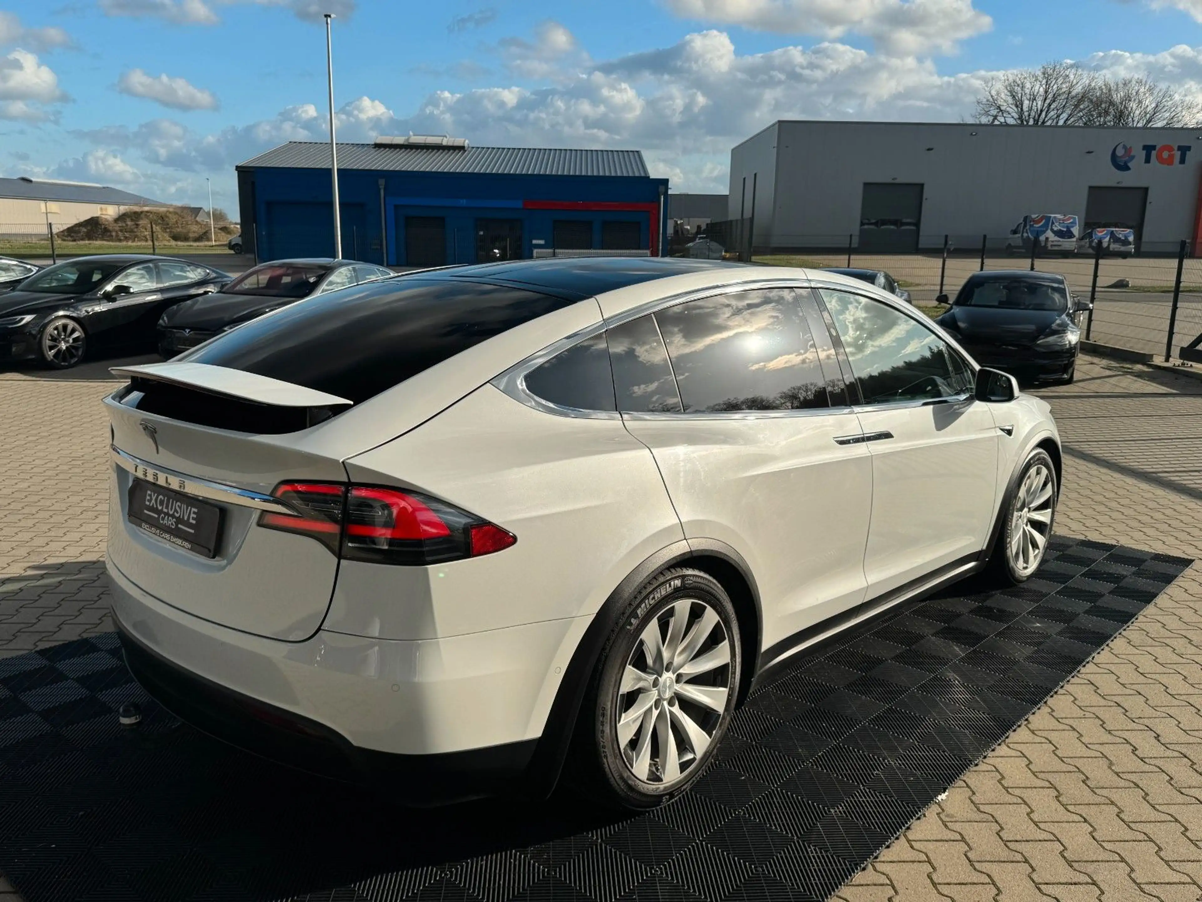 Tesla Model X MODEL X LONG RAVEN | HARDWARE 3 | 7 SITZER | — photo 4