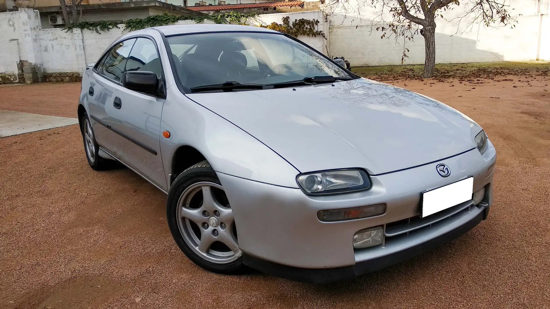 Mazda 323 323F Lantis 2.0 24v GT Stříbrná - 2