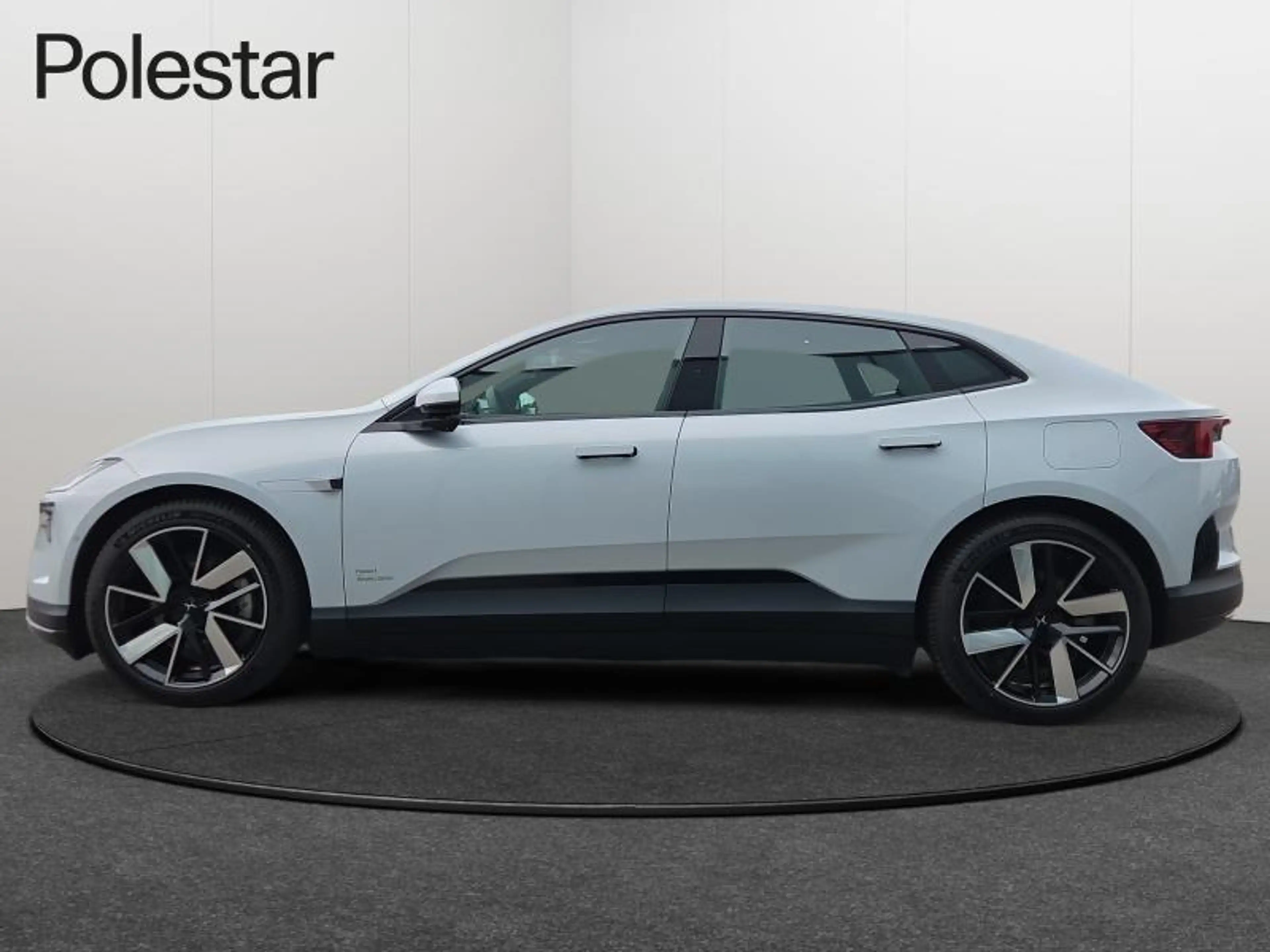 Polestar 4 Long Range Single Motor MY25 — photo 7