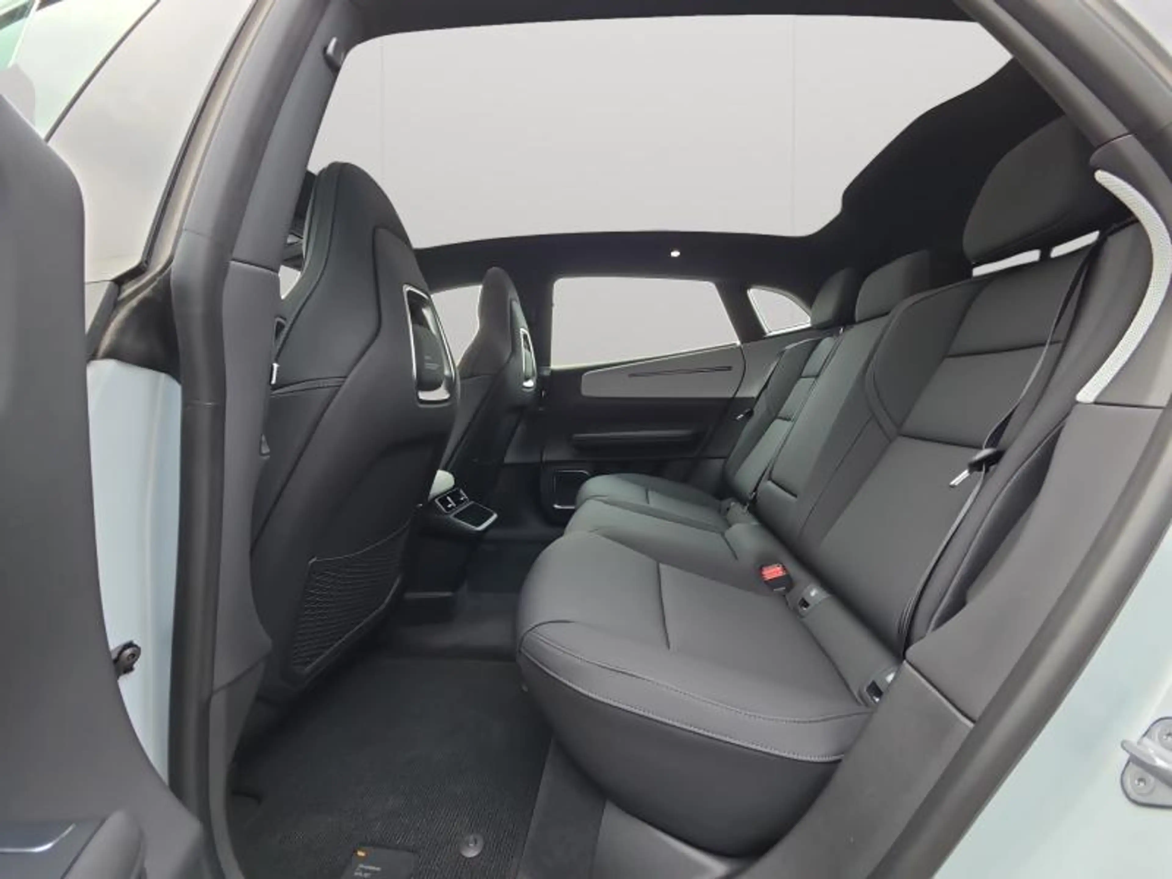 Polestar 4 Long Range Single Motor MY25 — photo 14