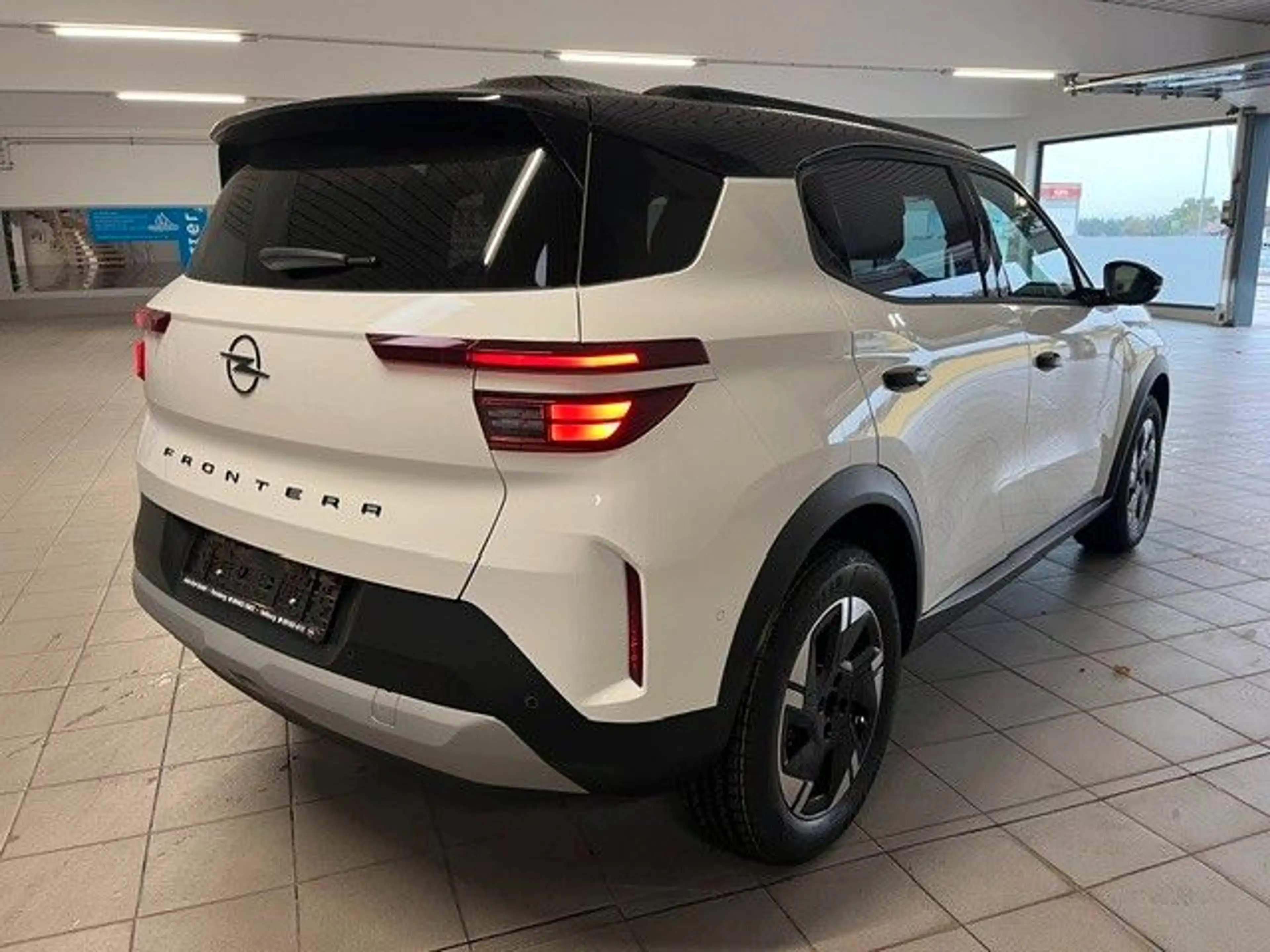 Opel Frontera Electric Ultimate 54 kWh Extended Range — photo 3