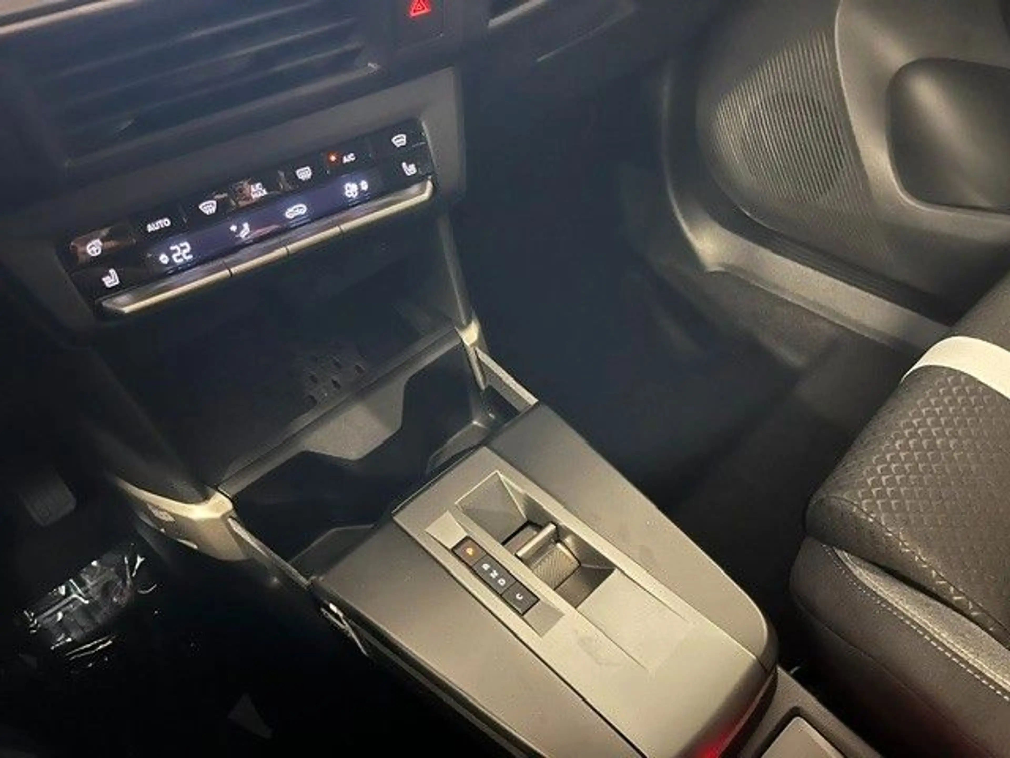 Opel Frontera Electric Ultimate 54 kWh Extended Range — photo 9
