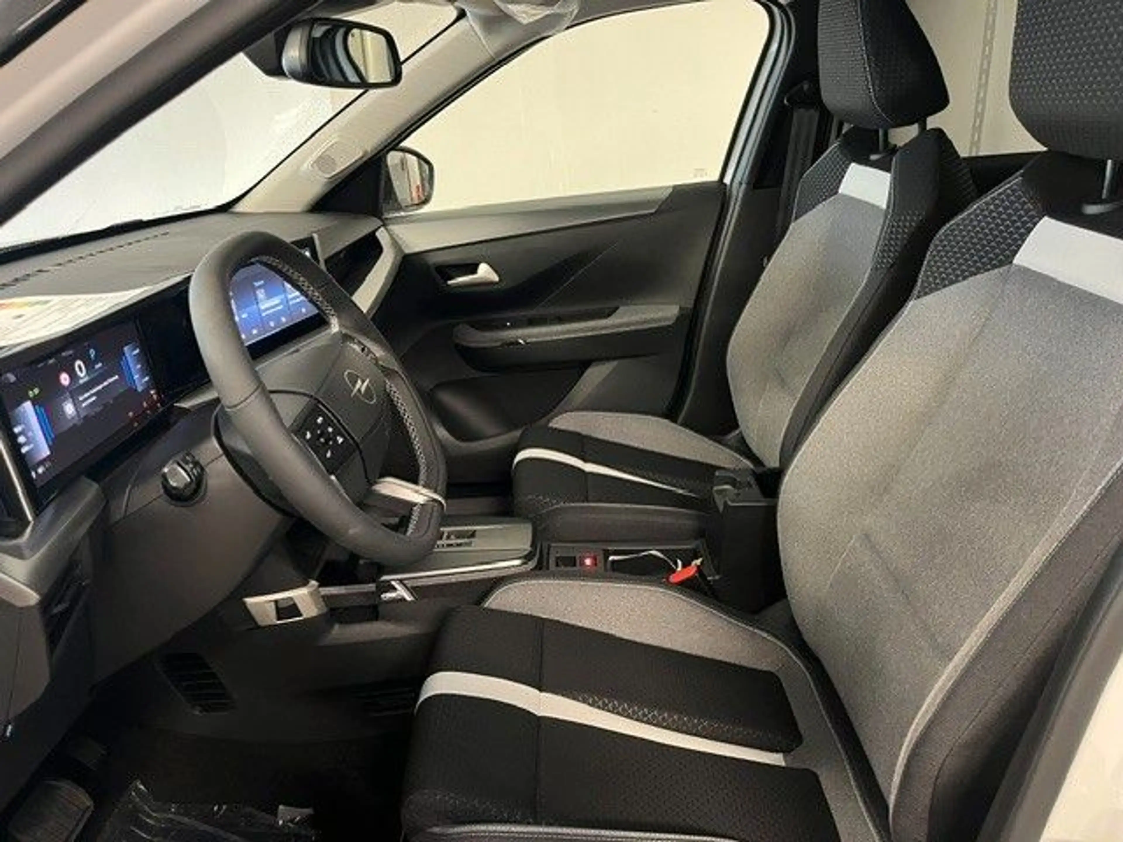 Opel Frontera Electric Ultimate 54 kWh Extended Range — photo 6