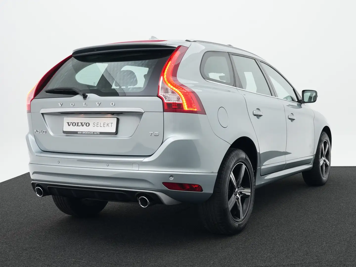 Volvo XC60 T5 R-Design Panoramadak | Camera | Standkachel | 1 Gris - 2