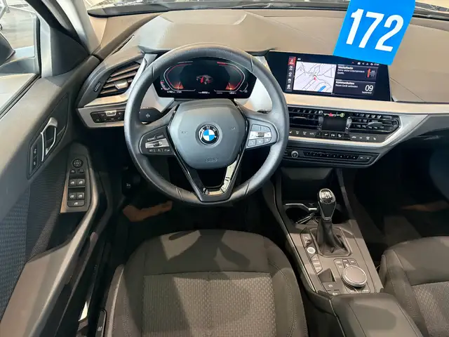 BMW 1 Series view 15