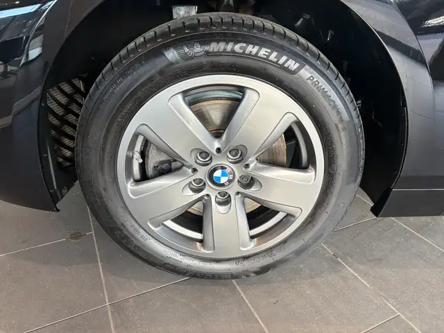 BMW 1 Series view 11