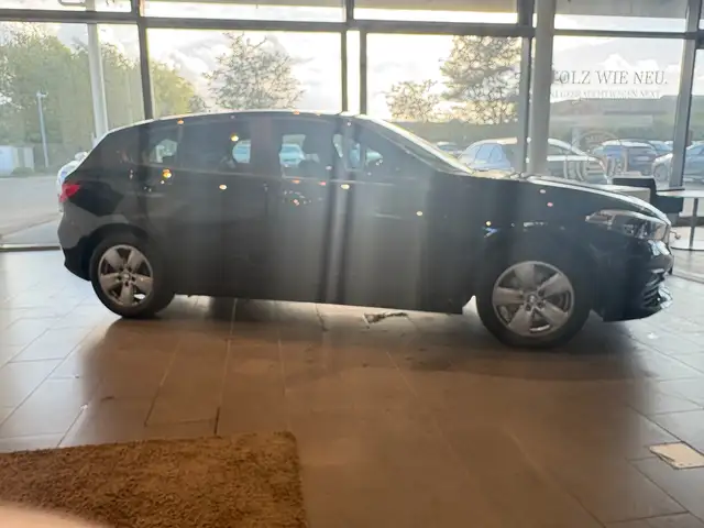 BMW 1 Series view 7