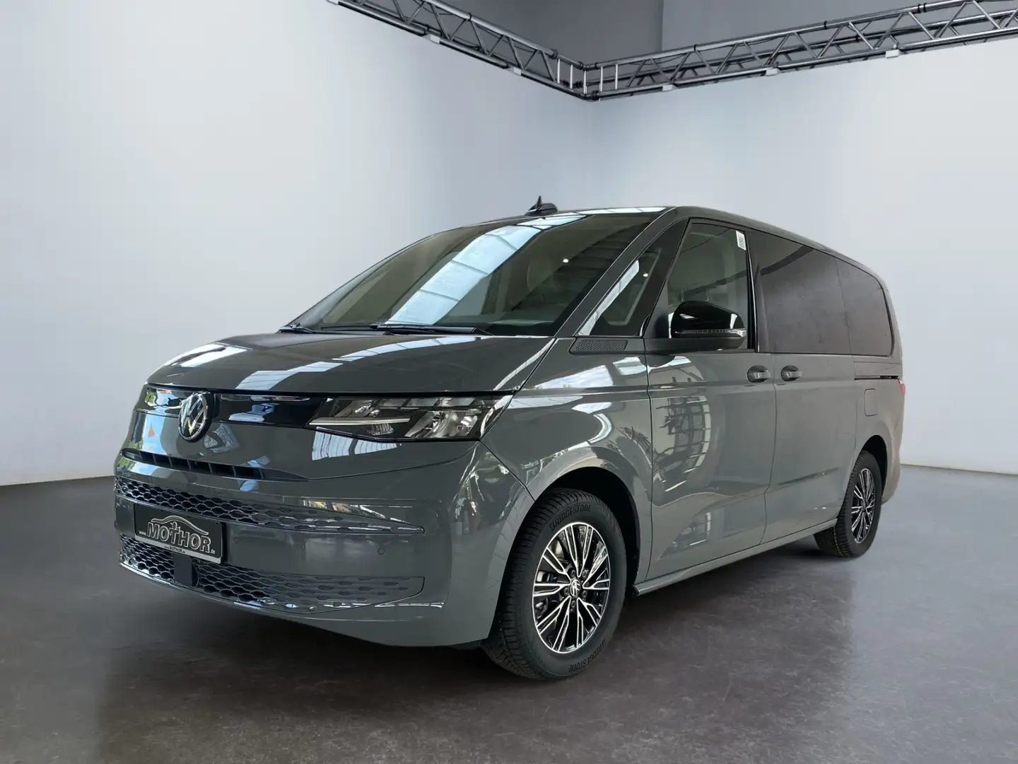 Volkswagen T7 Multivan Basis 2.0 TDI lang 7-Sitze Tepomat Grau - 2