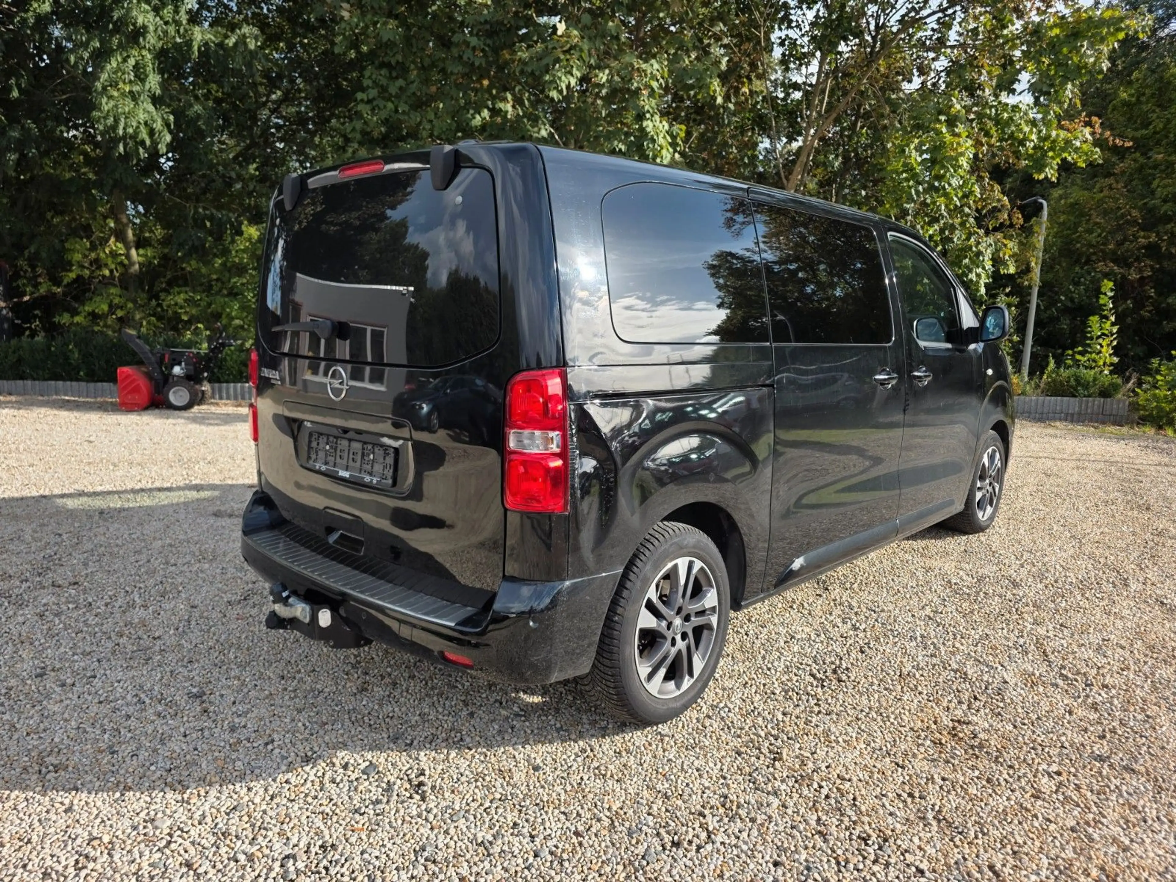 Opel Zafira Life Zafira 2.0 8 Sitze-VollederElegance M-TÜV08 2027 — photo 9
