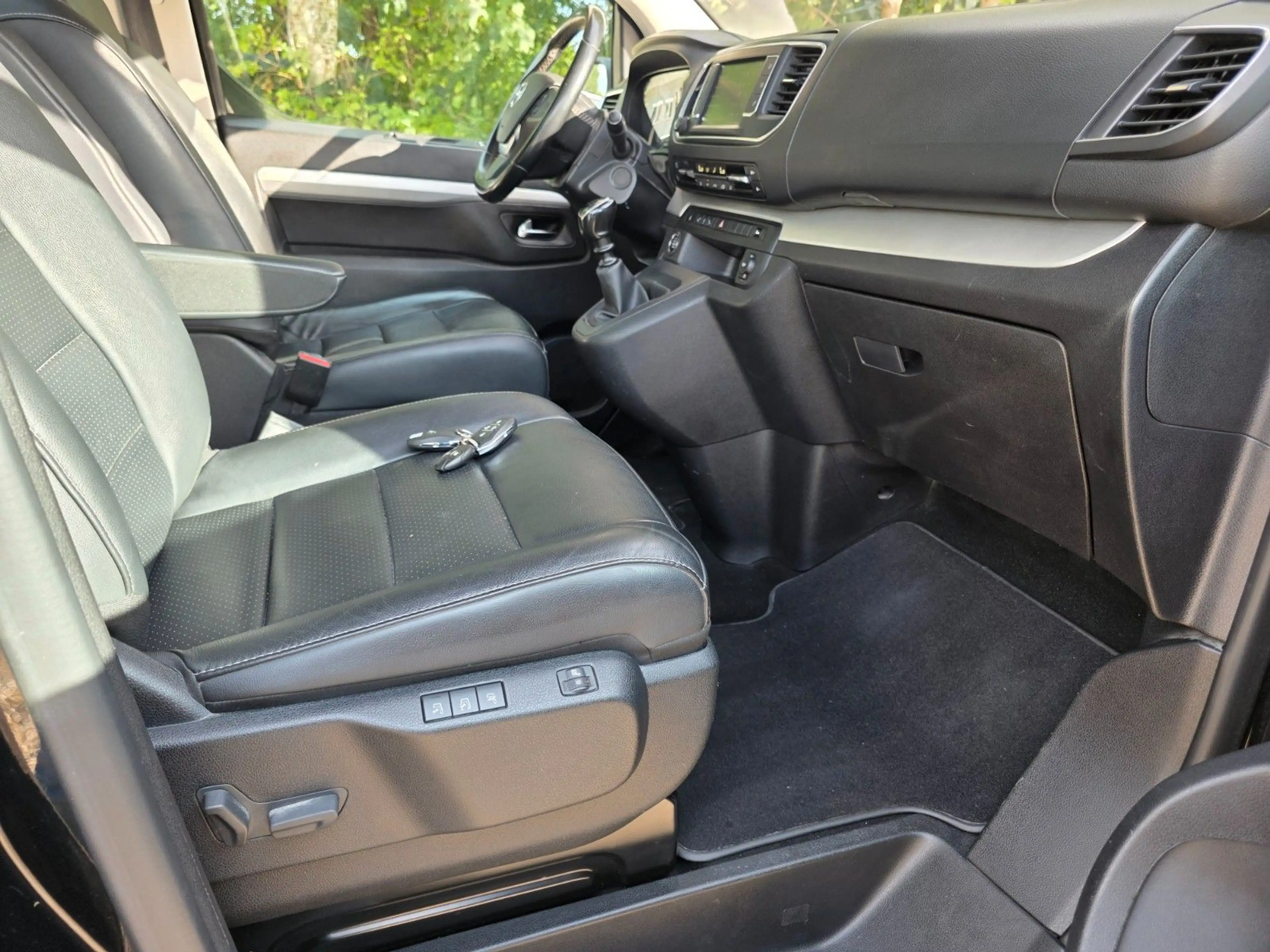 Opel Zafira Life Zafira 2.0 8 Sitze-VollederElegance M-TÜV08 2027 — photo 5