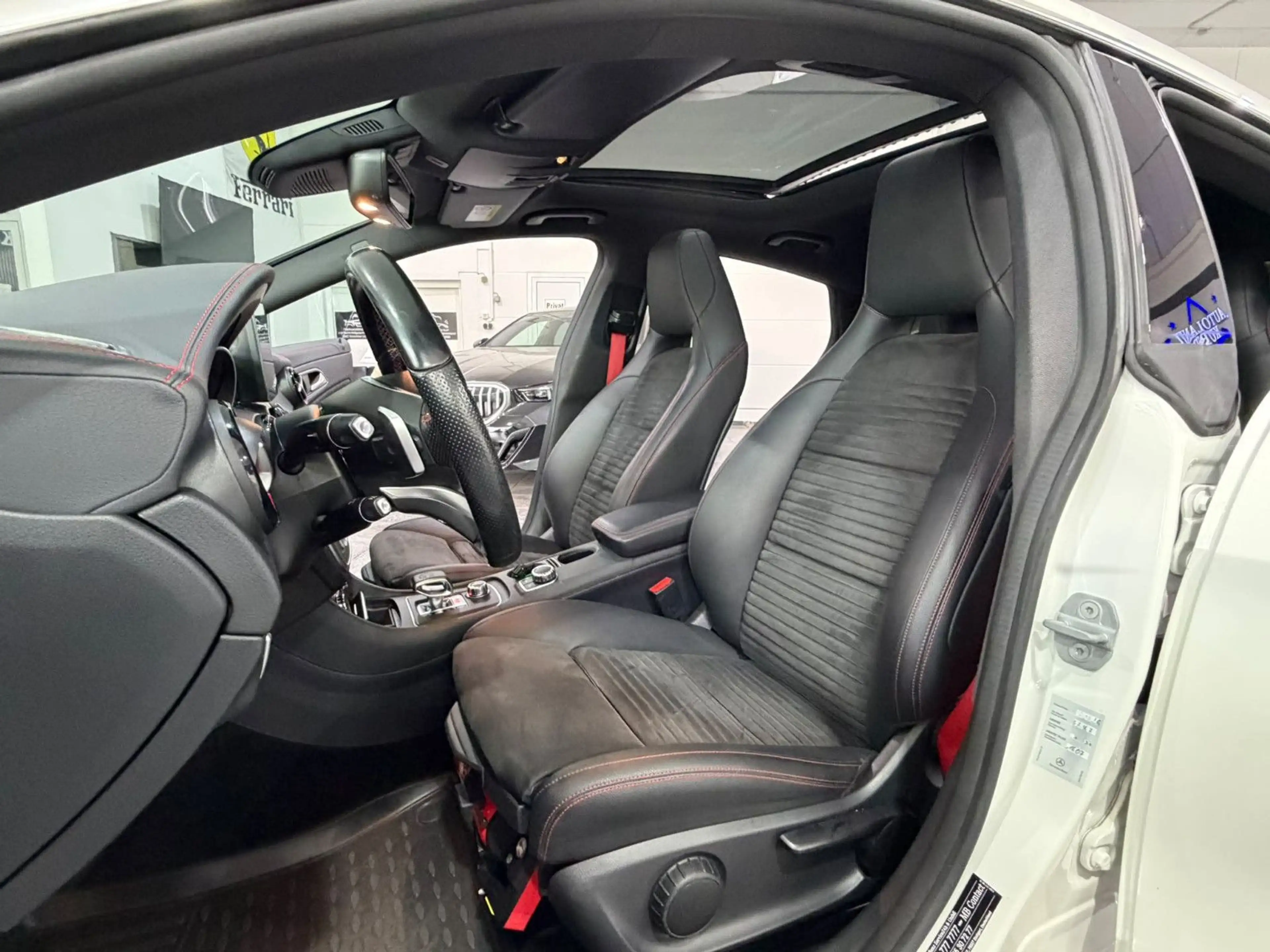 Mercedes-Benz CLA 45 AMG *4-Matic*Pano*ILS*Navi* — photo 12