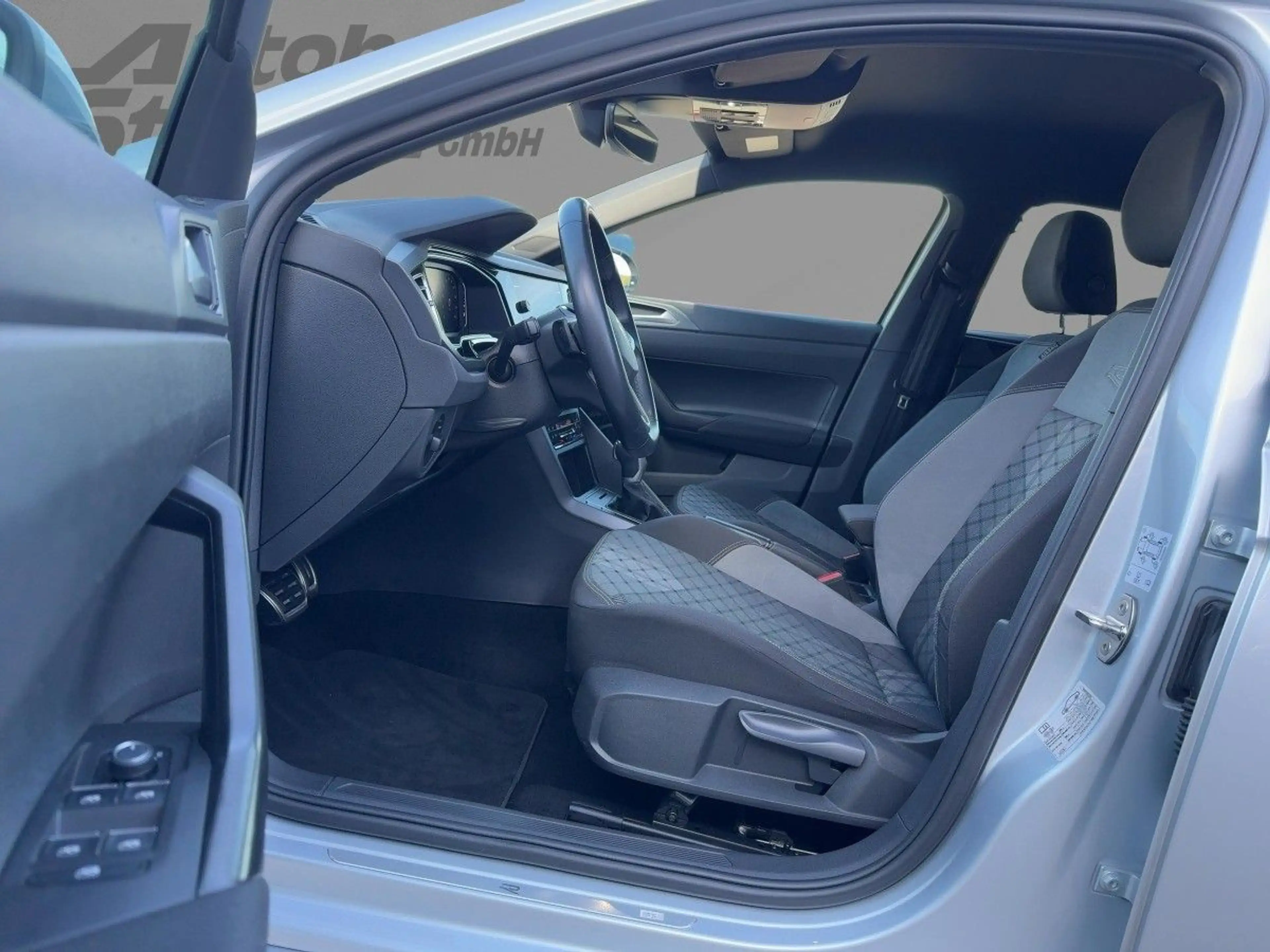 Volkswagen Taigo 1.5 TSI DSG R-Line — photo 9