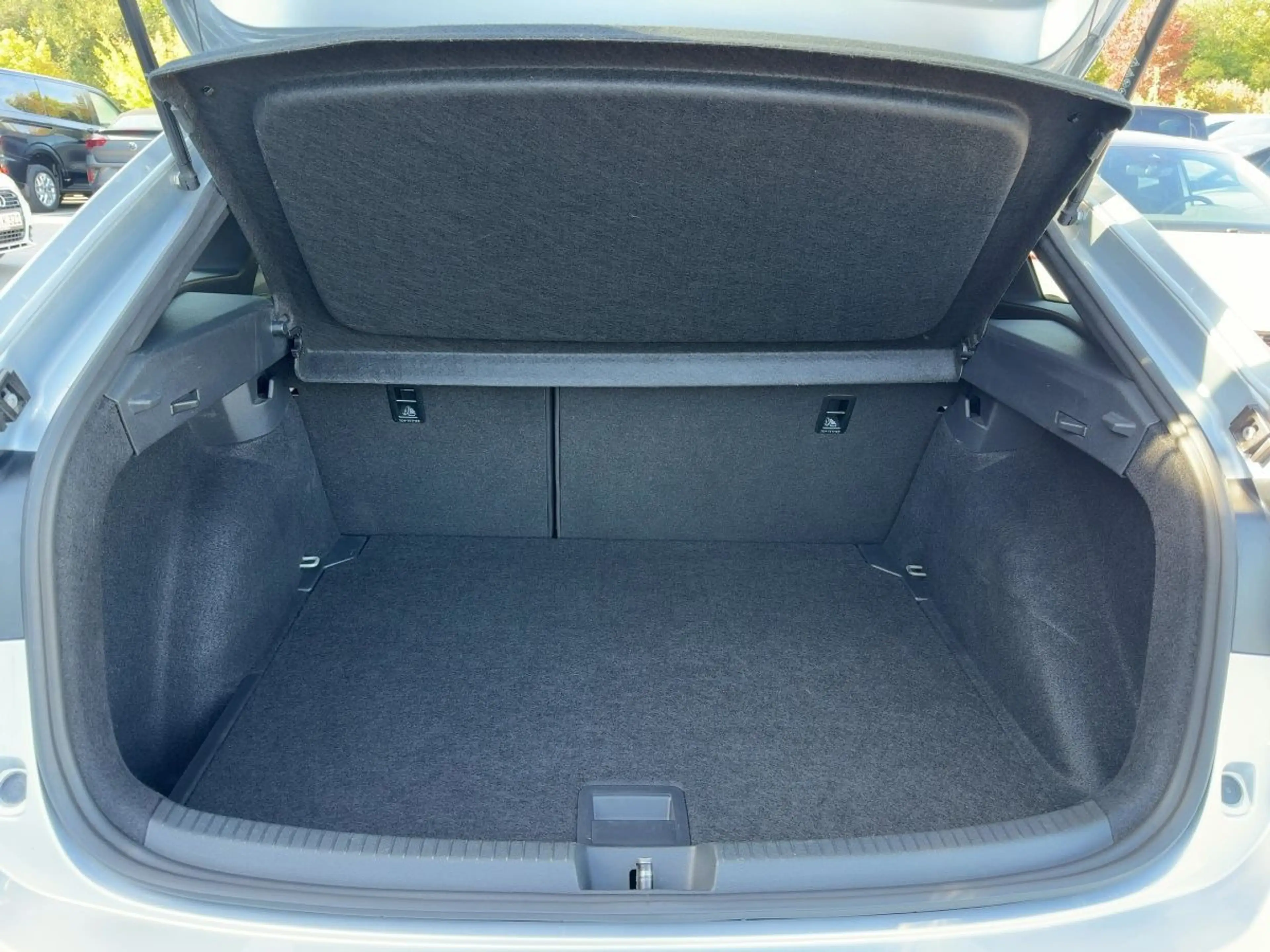 Volkswagen Taigo 1.5 TSI DSG R-Line — photo 7