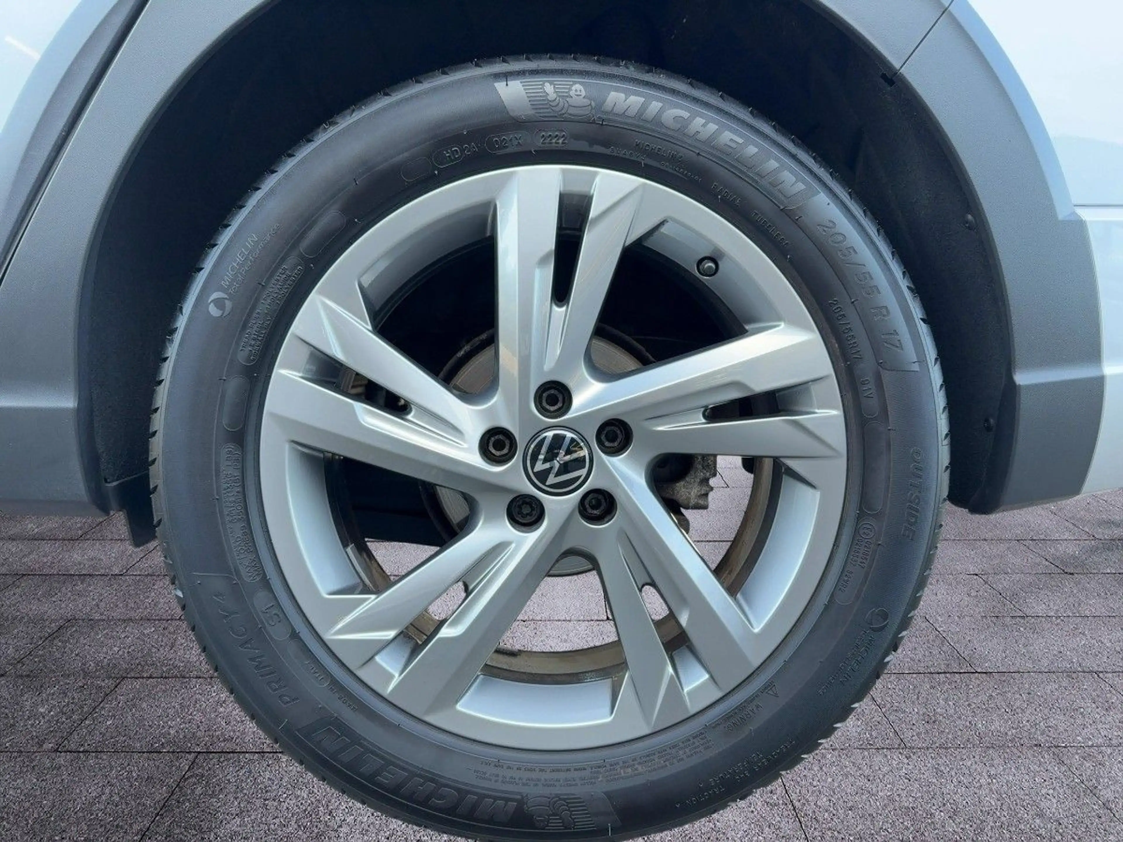 Volkswagen Taigo 1.5 TSI DSG R-Line — photo 8