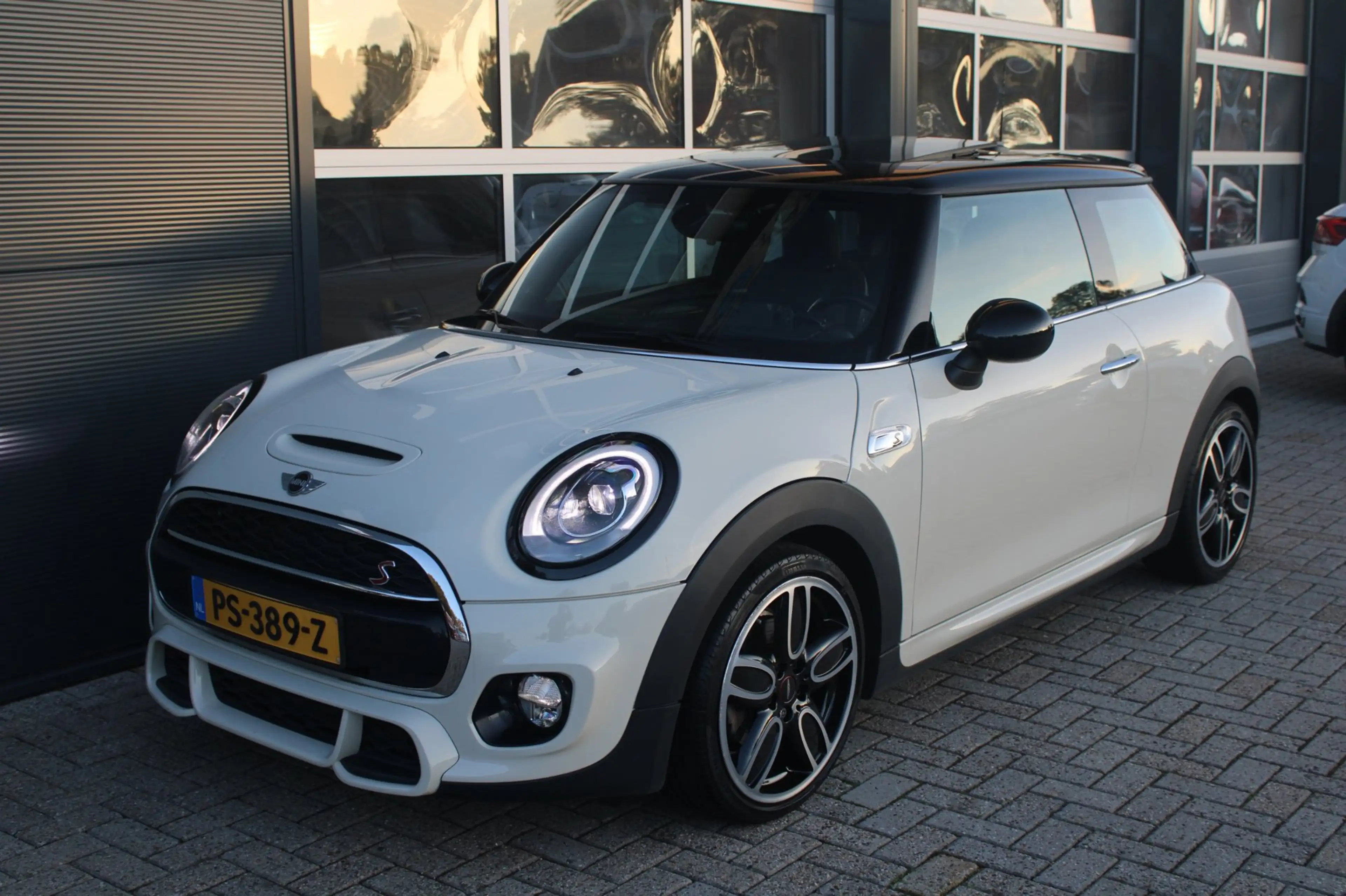 MINI John Cooper Works S 2.0 192pk JCW Org. NL | Pano | HK | Head-up — photo 10