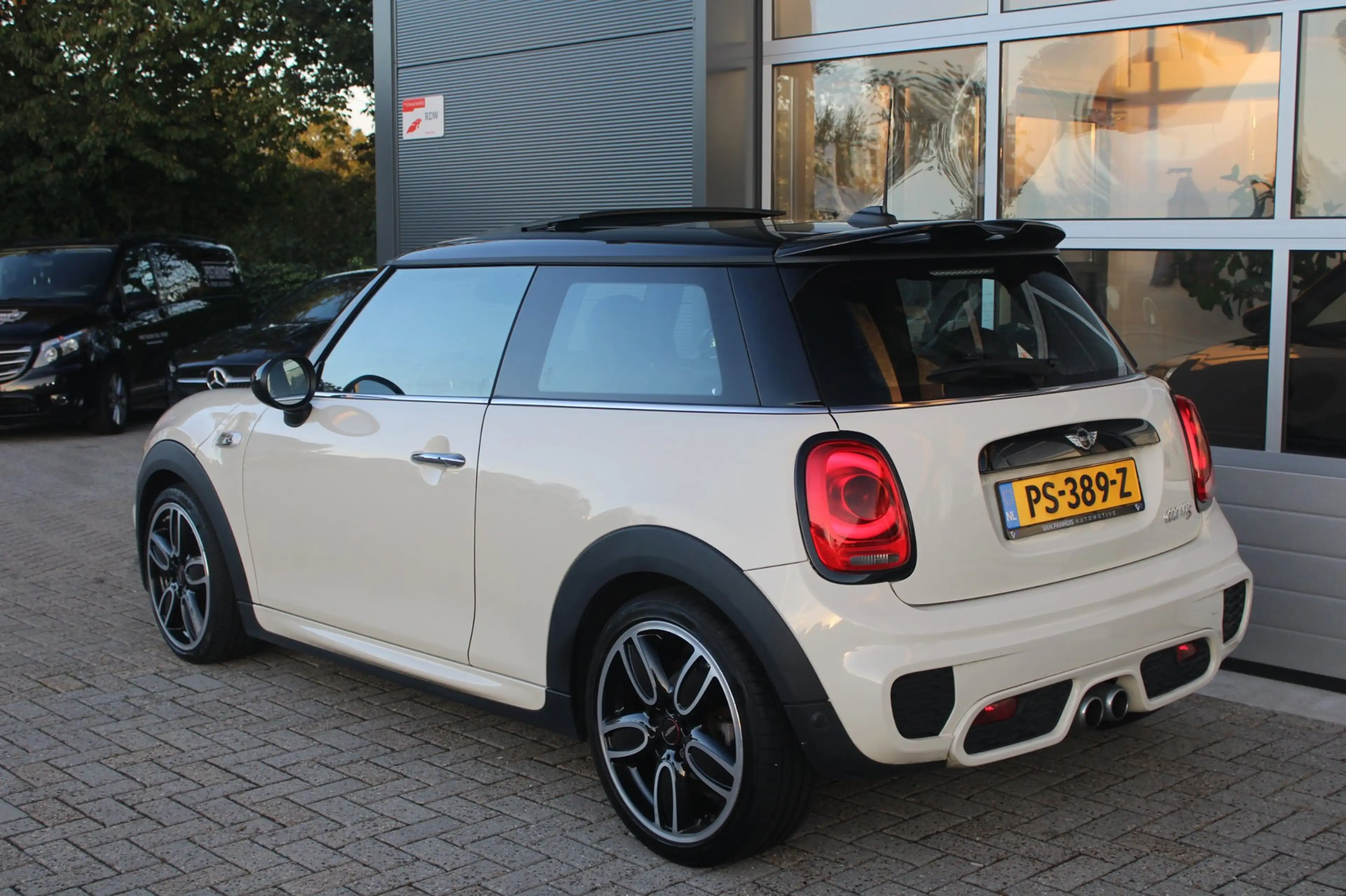 MINI John Cooper Works S 2.0 192pk JCW Org. NL | Pano | HK | Head-up — photo 9