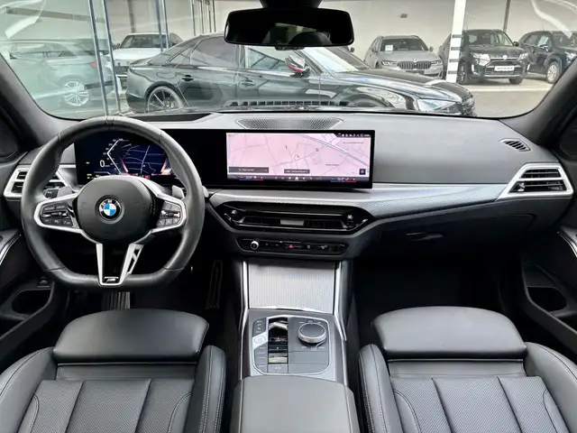 BMW 3 Series view 14
