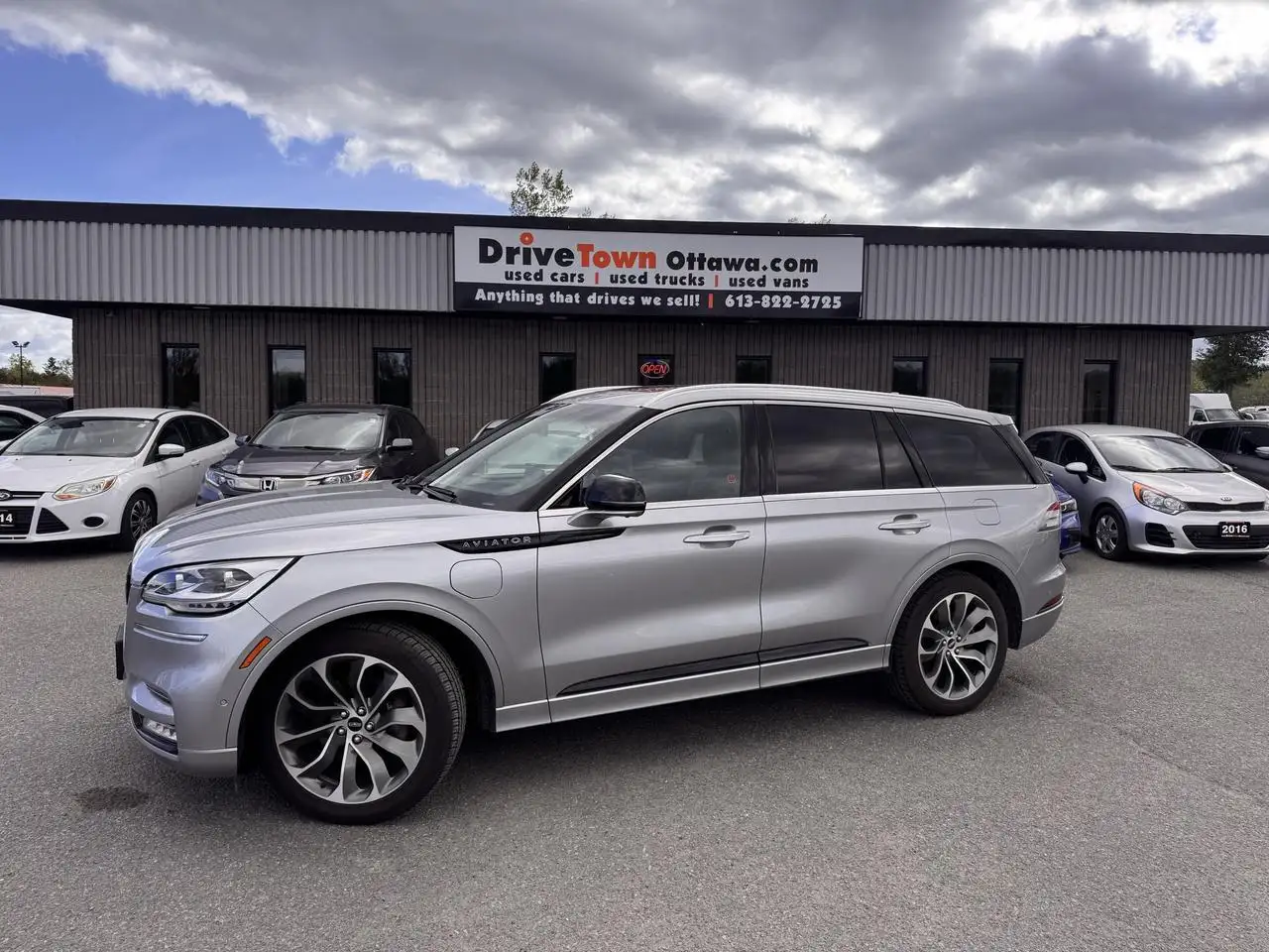 Lincoln Aviator снимка Lincoln Aviator