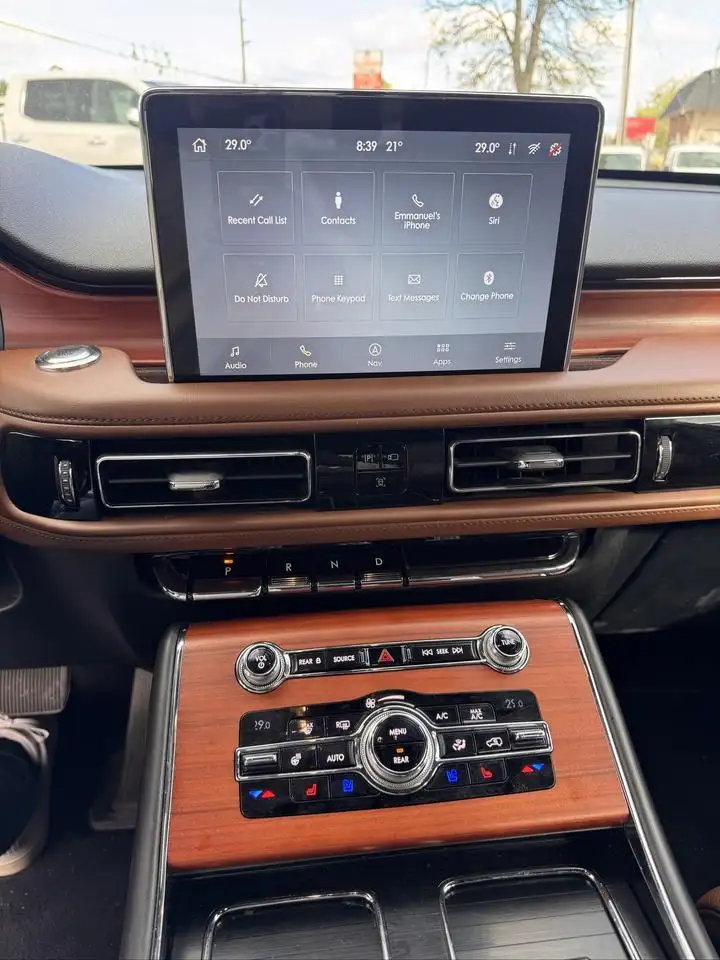 Lincoln Aviator снимка Lincoln Aviator