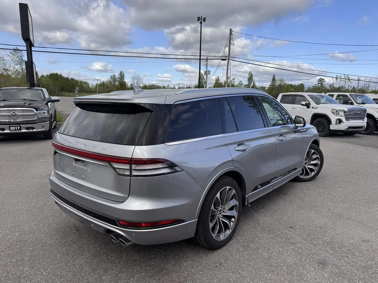 Lincoln Aviator снимка Lincoln Aviator