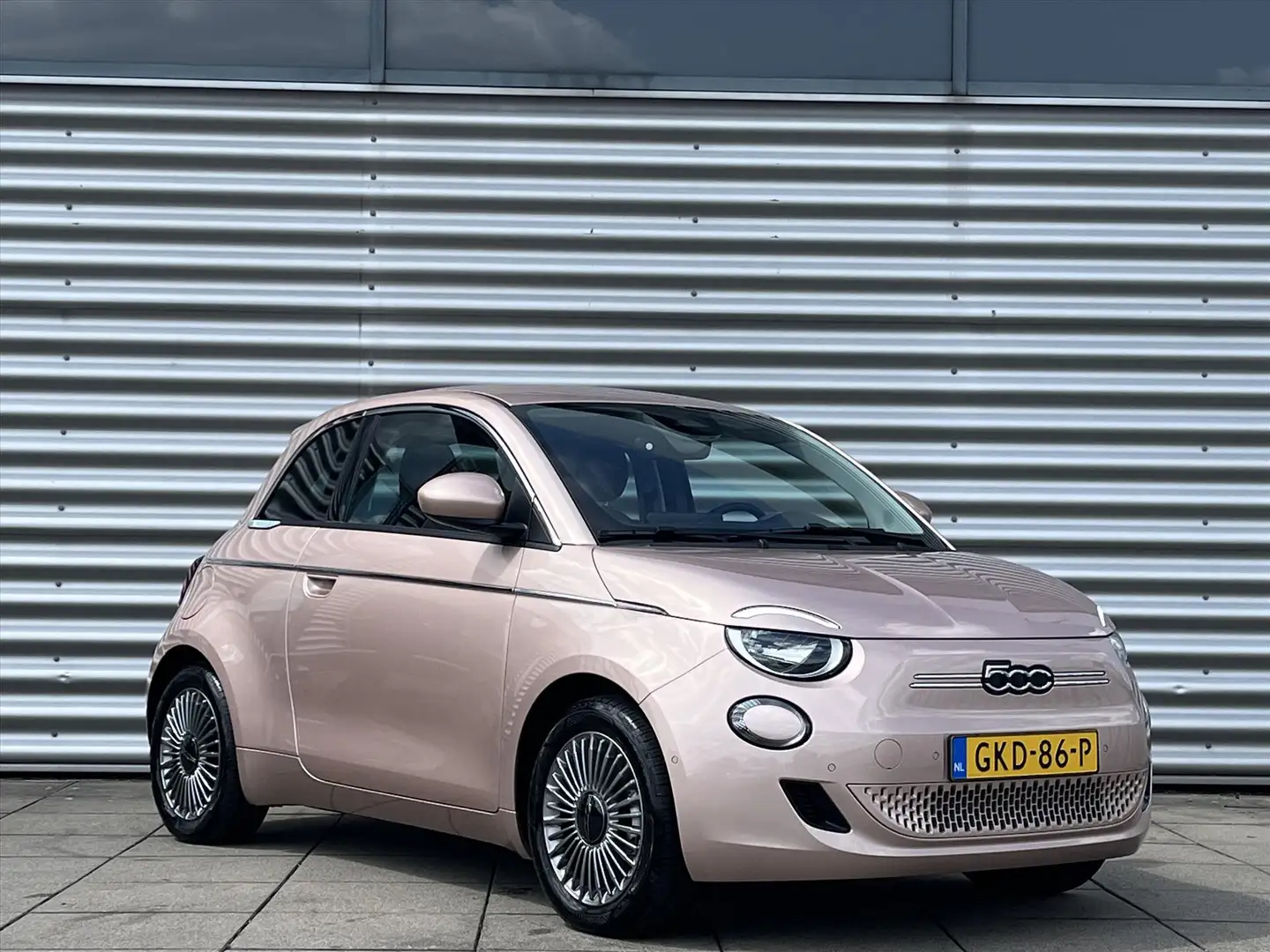 Fiat 500e 42kWh 118pk Automaat La Prima | Leder | Navigatie Rood - 2