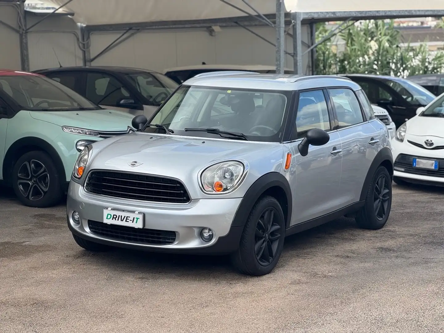 MINI One Countryman Mini Countryman 1.6 One Autom. Stříbrná - 1