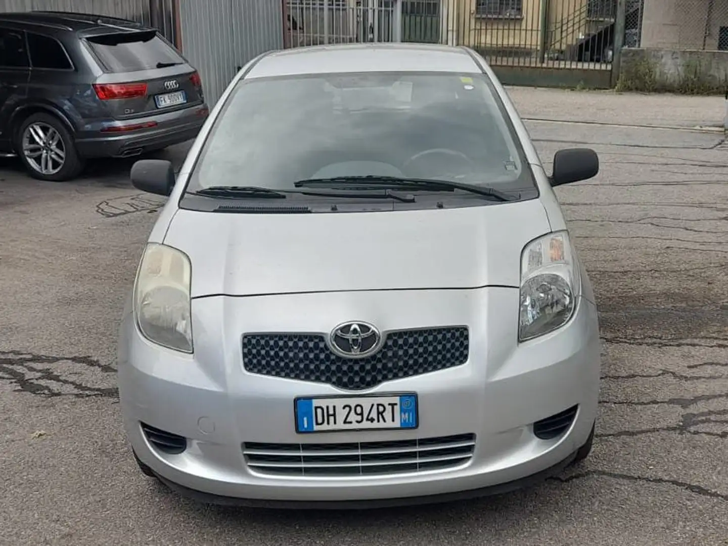 Toyota Yaris Yaris II 2005 3p 1.0 Sol Argent - 1