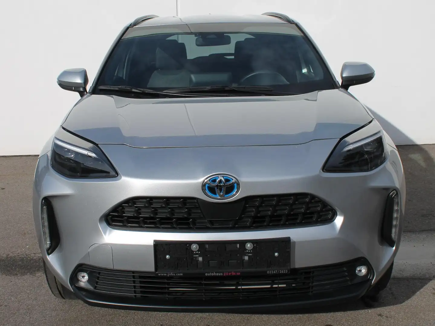 Toyota Yaris Cross 1,5 Hybrid Active Drive! Silber - 2