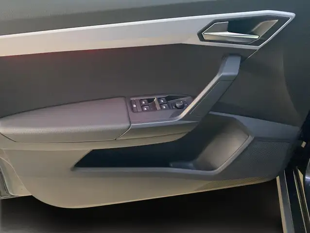 Seat Arona view 8