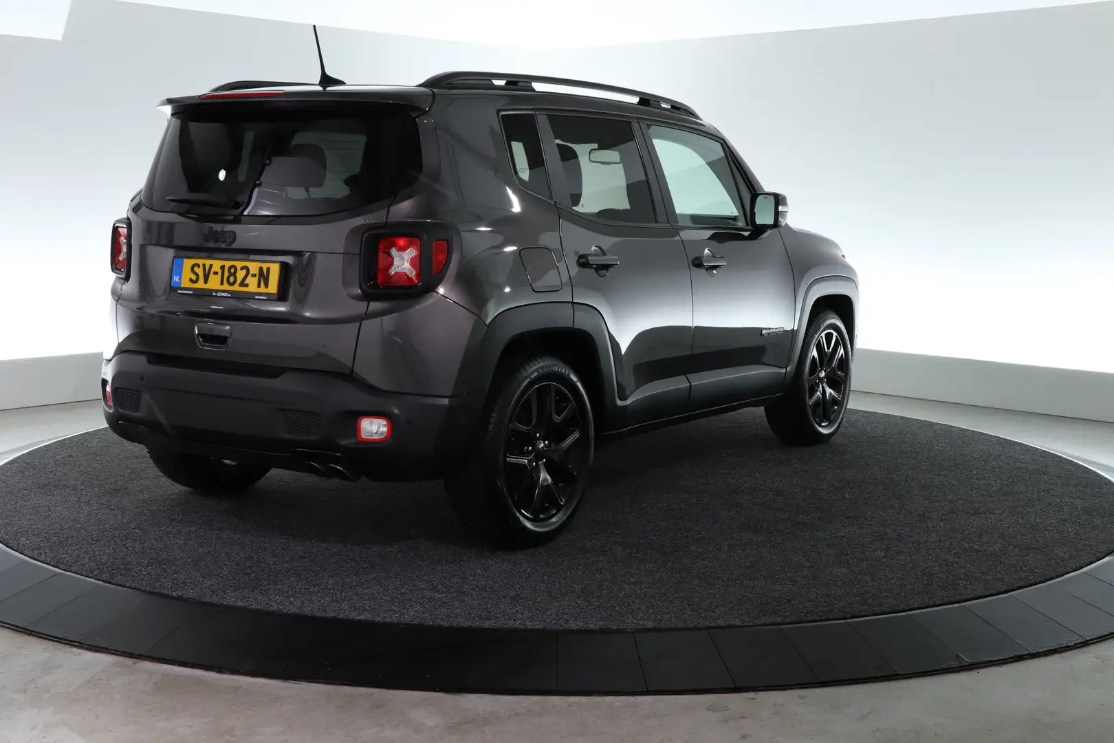 Jeep Renegade 1.4 MultiAir Night Eagle II Limited | NAVI | CARPL Grijs - 2