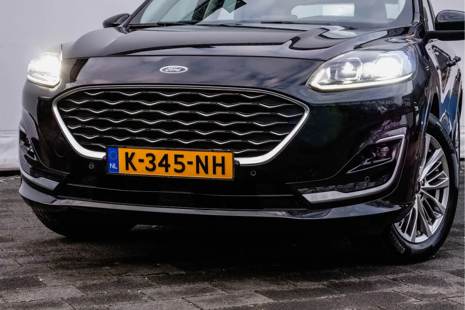 Ford Kuga 2.5 PHEV Vignale Trekhaak/ Leer/ Head up/ B&O soun Schwarz - 2