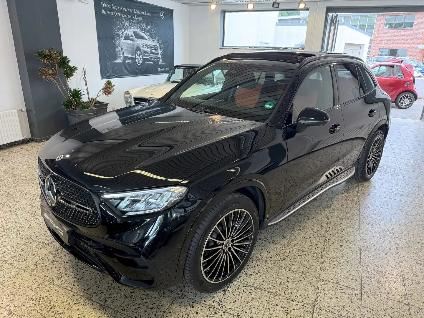 Mercedes-Benz GLC 220 d 4Ma AMG + NIGHT NAV/LED/PSD/TW/AHK/DISTRO/LM20" Noir - 2