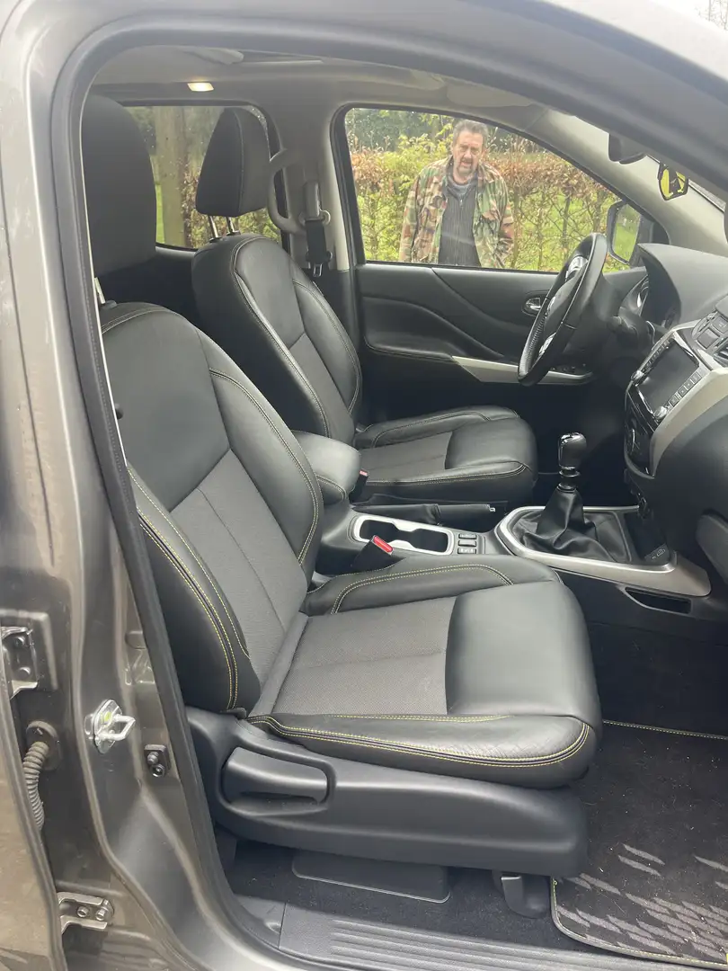 Nissan Navara N-Guard 190pk euro6d-temp - 1