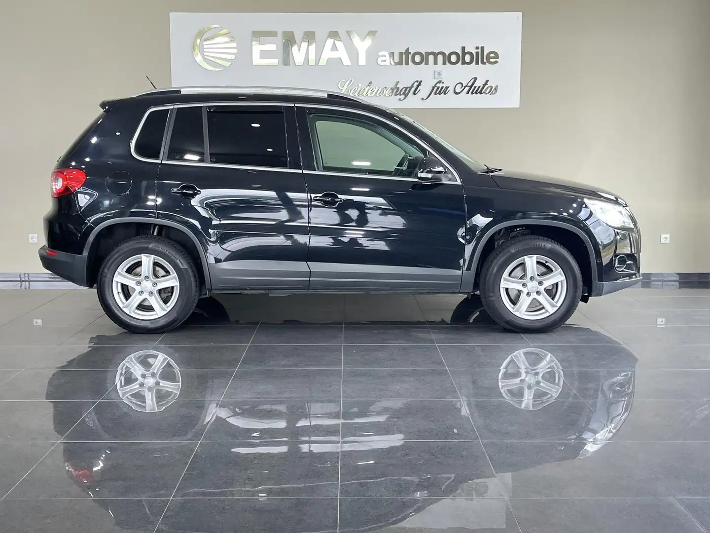 Volkswagen Tiguan 2.0 TDI Team 4Motion Automatik /P.Dach/ Negro - 2