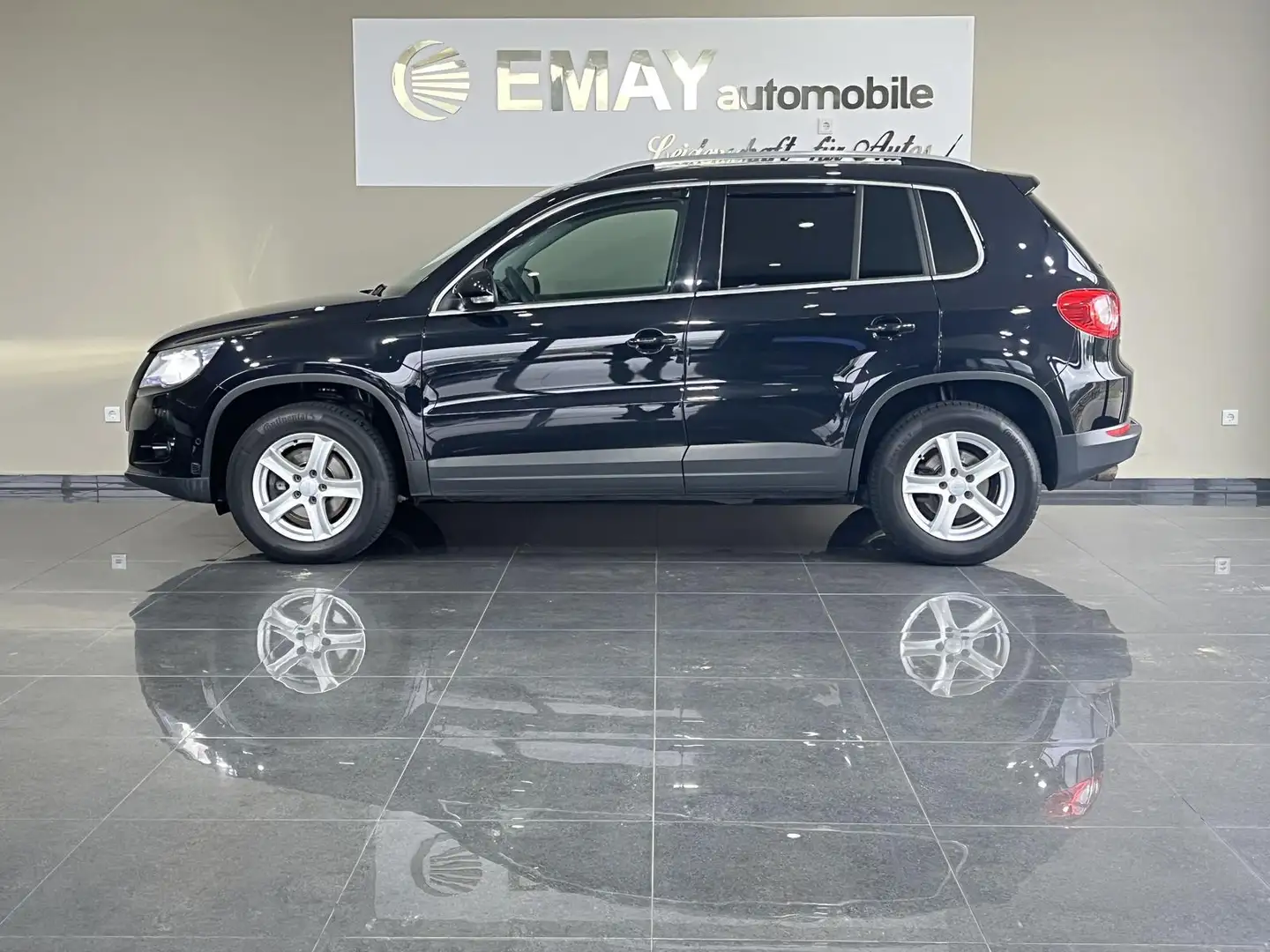 Volkswagen Tiguan 2.0 TDI Team 4Motion Automatik /P.Dach/ Negro - 1