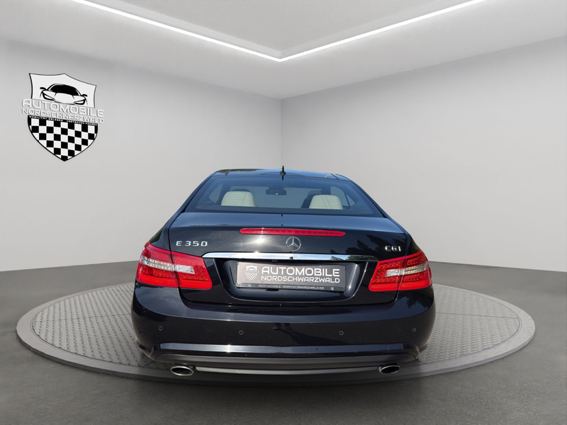 Mercedes-Benz E 350 Coupe BlueEfficiency Avantgarde AMG-Line — photo 6