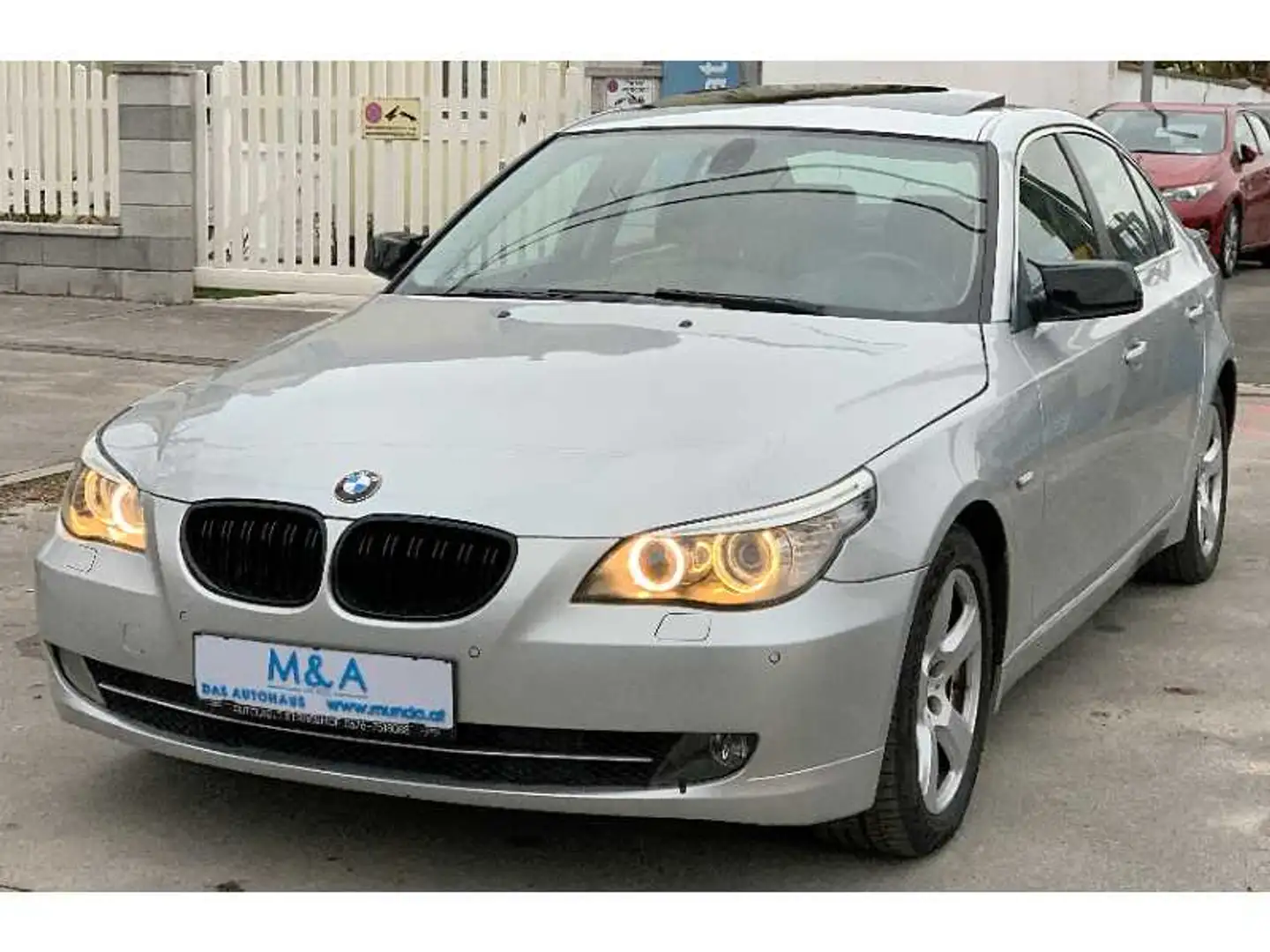 BMW 520 5er 520d*SCHIEBEDACH*GARANTIE Stříbrná - 1