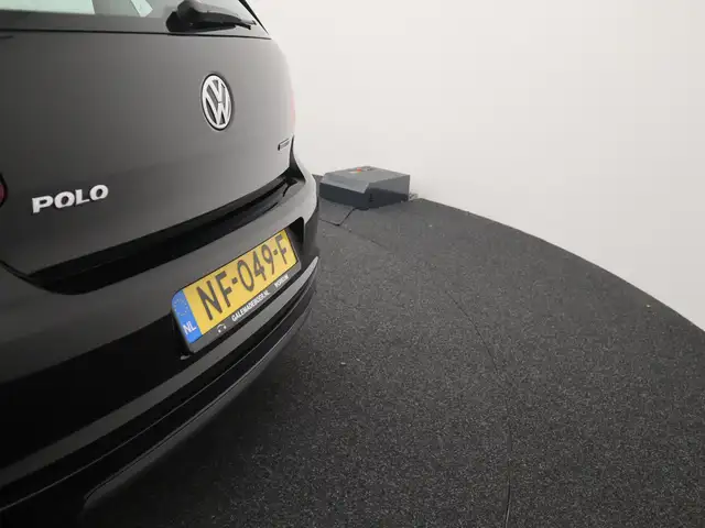 Volkswagen Polo view 5