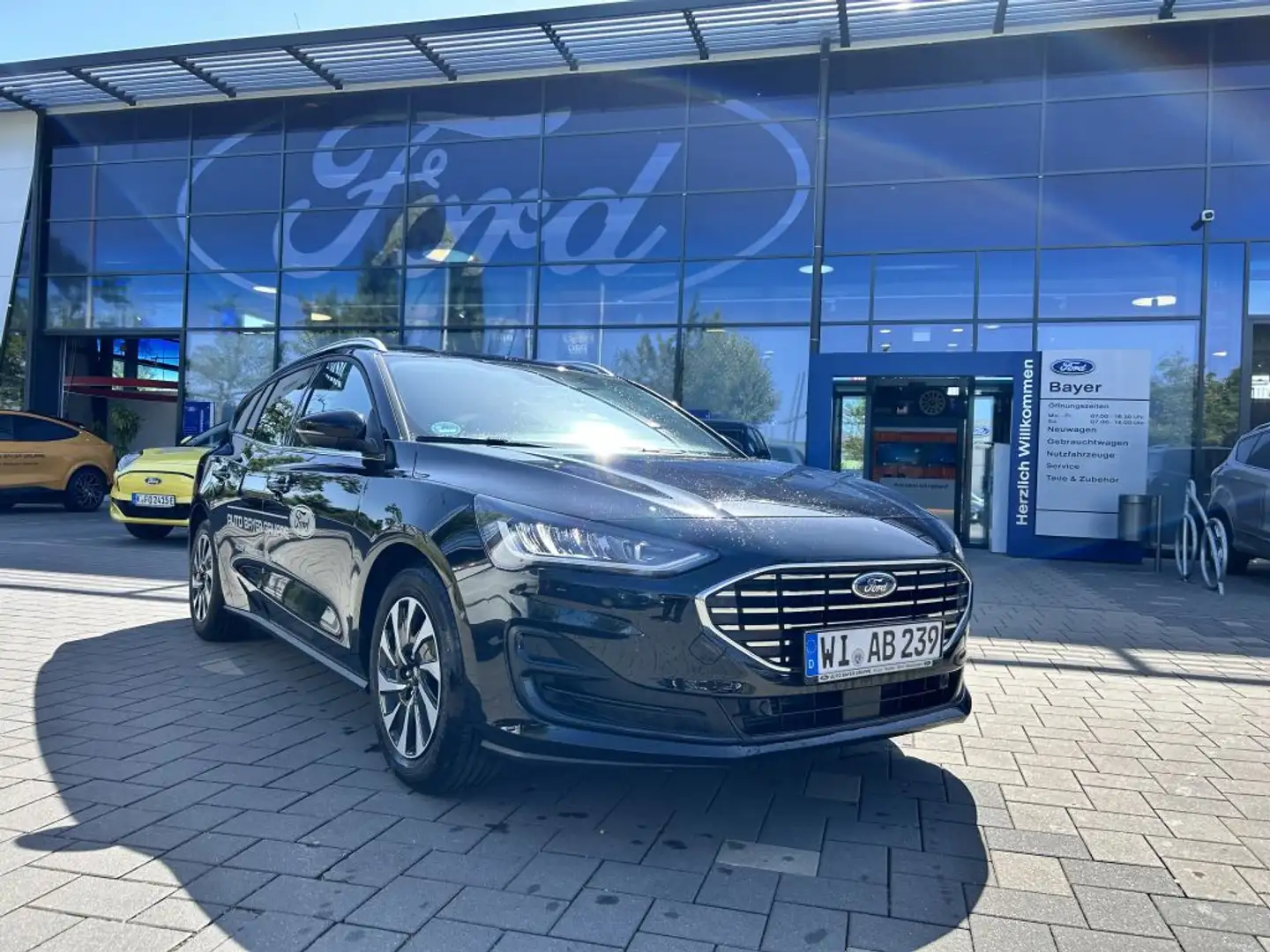Ford Focus Turnier 1.0 EcoBoost Hybrid TITANIUM X Schwarz - 1